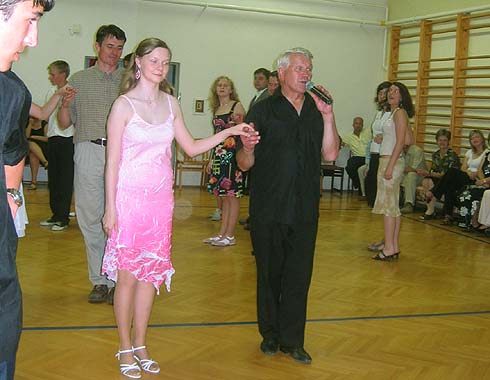 Taneční mistr Pavel Měrka s Luckou Kurečkovou ...
